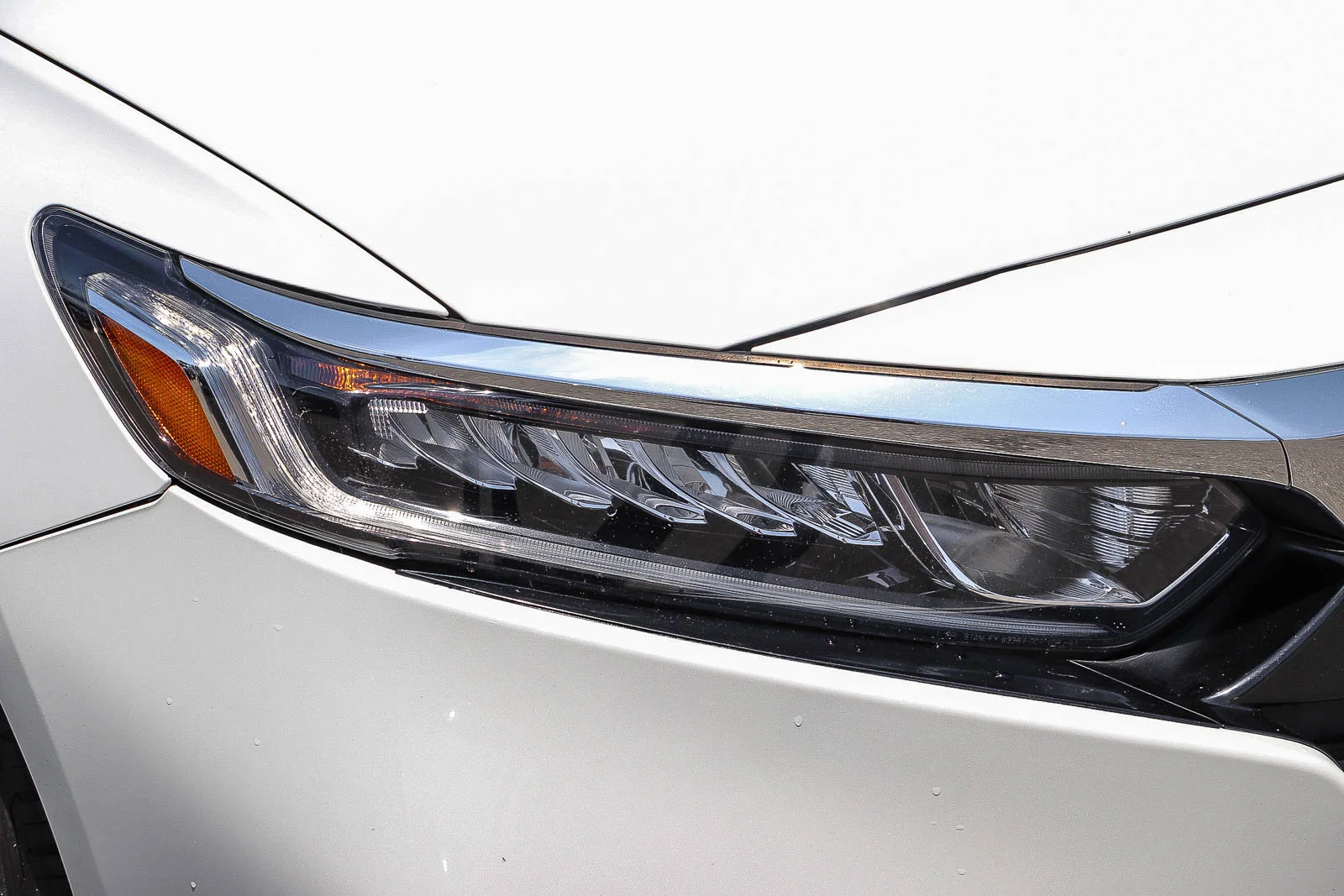 Used 2020 Platinum White Pearl Honda LX image 4