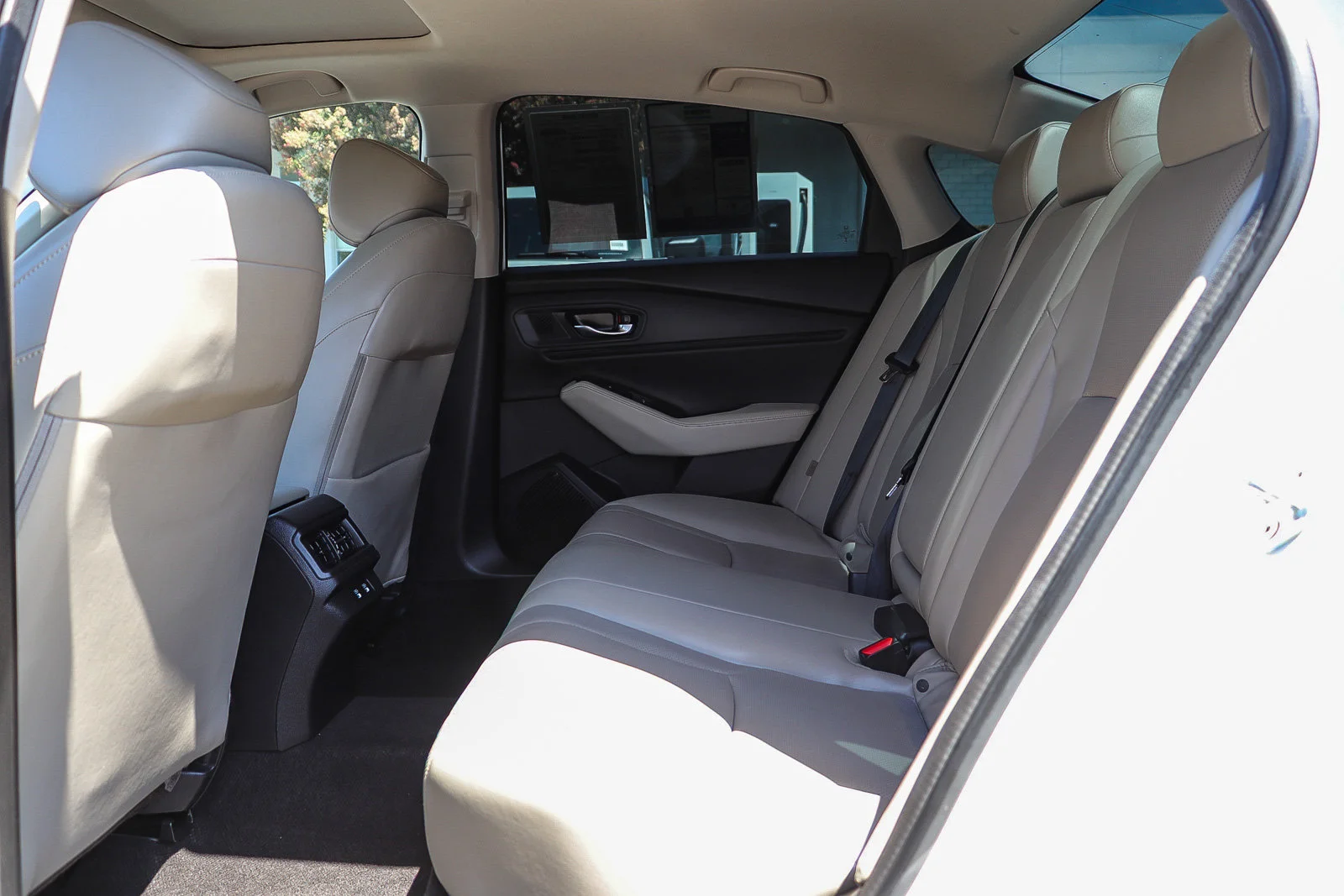Used 2025 Platinum White Pearl Honda Touring image 23