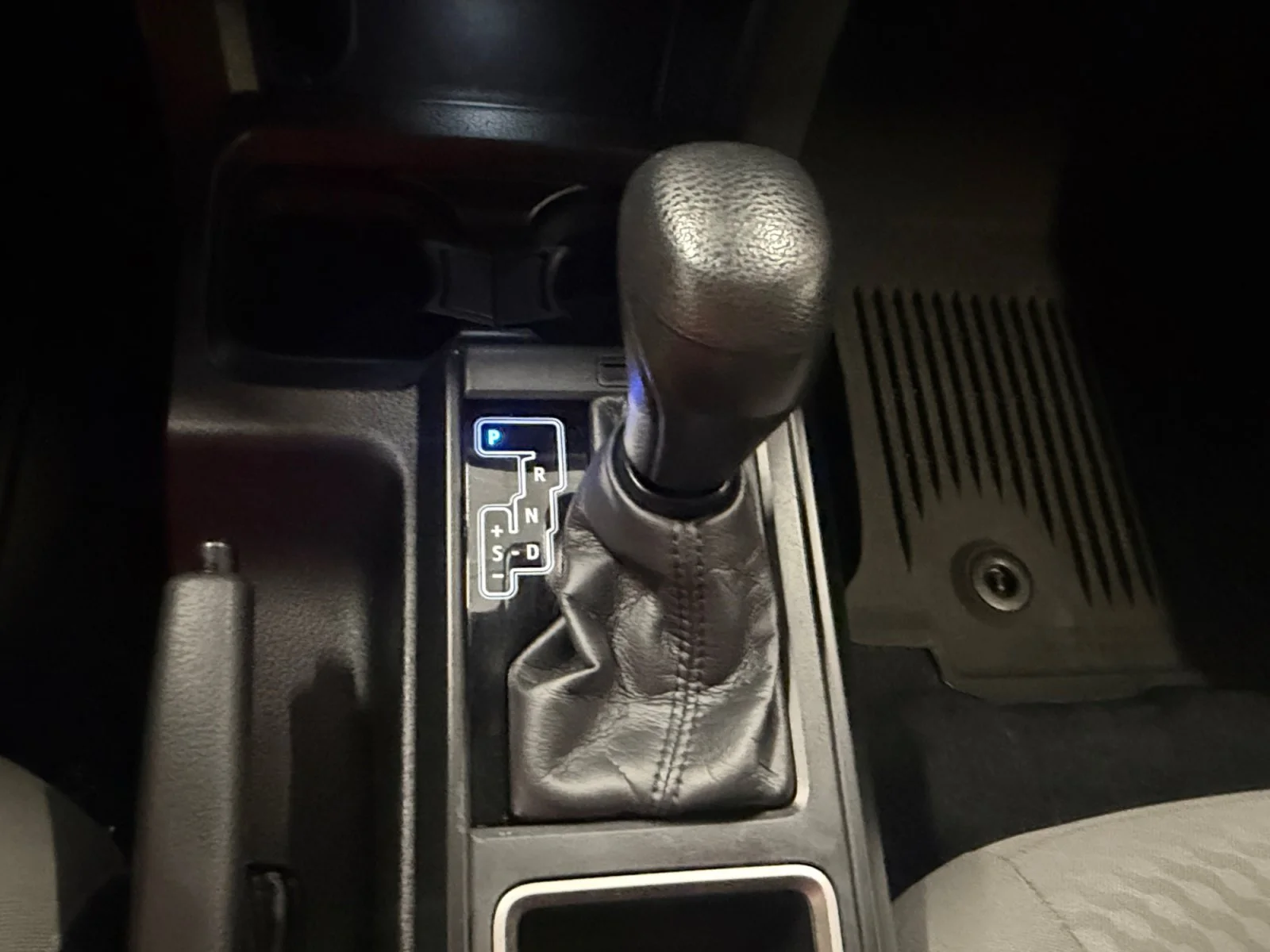 Used 2020 Magnetic Gray Metallic Toyota SR image 21