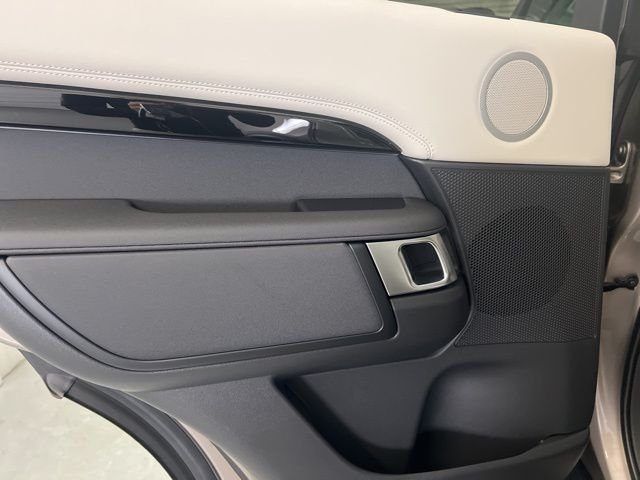 2026 Land Rover Discovery S - Photo 14