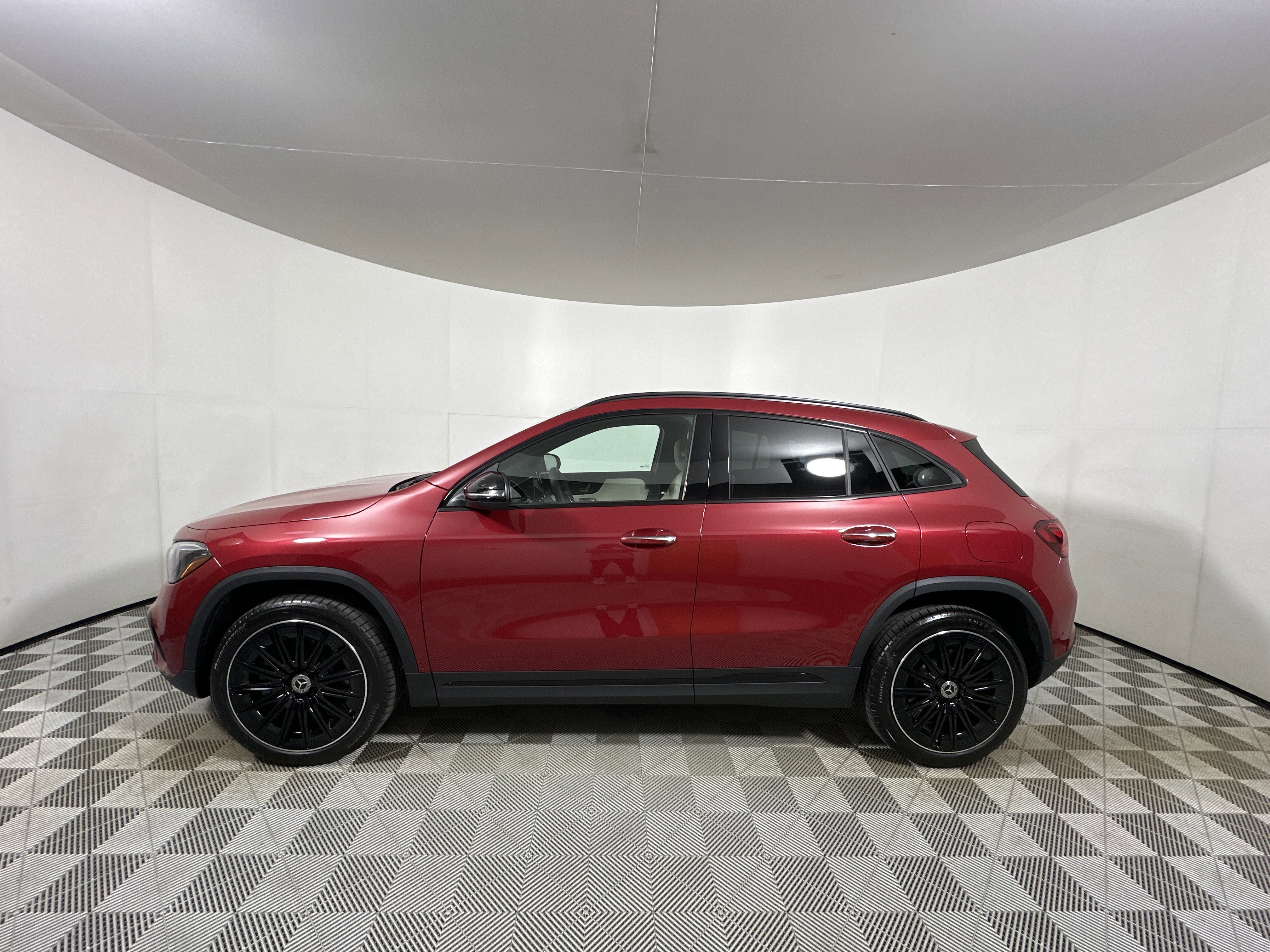 New 2026 MANUFAKTUR Patagonia Red Metallic Mercedes-Benz GLA 250 image 30