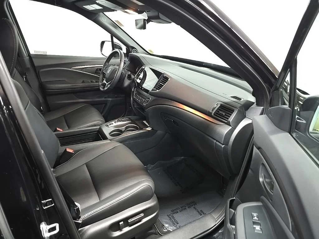 Used 2023 Black Honda EX-L image 16