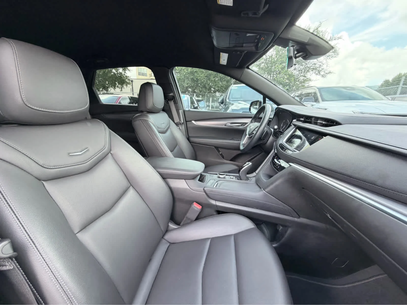 Used 2025 Argent Silver Metallic Cadillac Luxury image 17