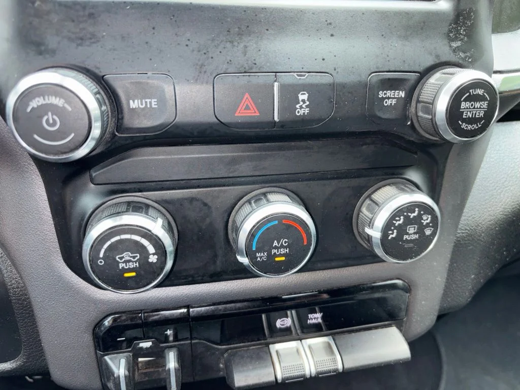 Used 2022 Diamond Black Ram Big Horn image 31