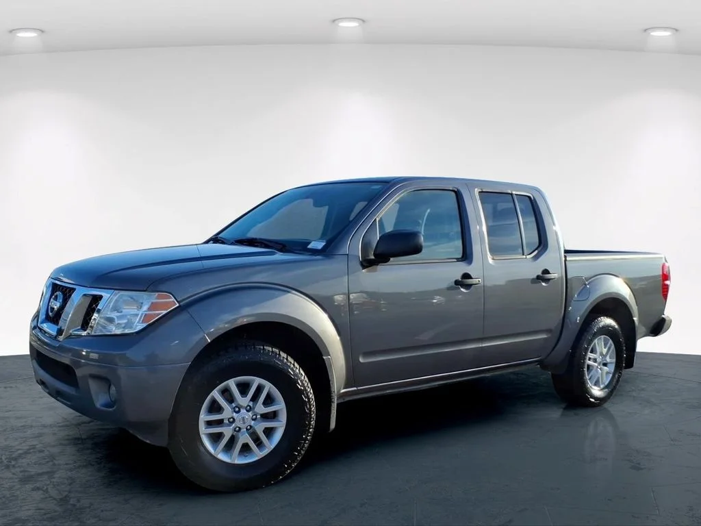 Used 2019 Gray Nissan SV image 2