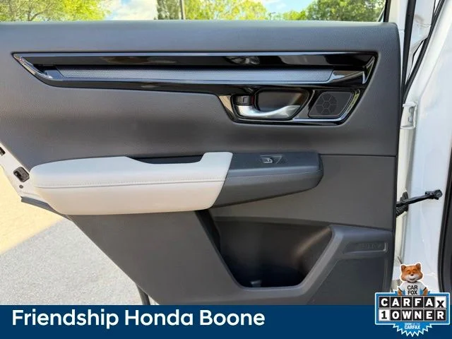 Used 2024 White Honda EX-L image 33