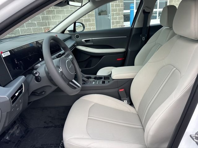 New 2026 Serenity White Hyundai SE image 12