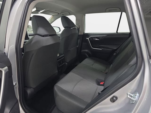 2024 Toyota RAV4 XLE - Photo 10