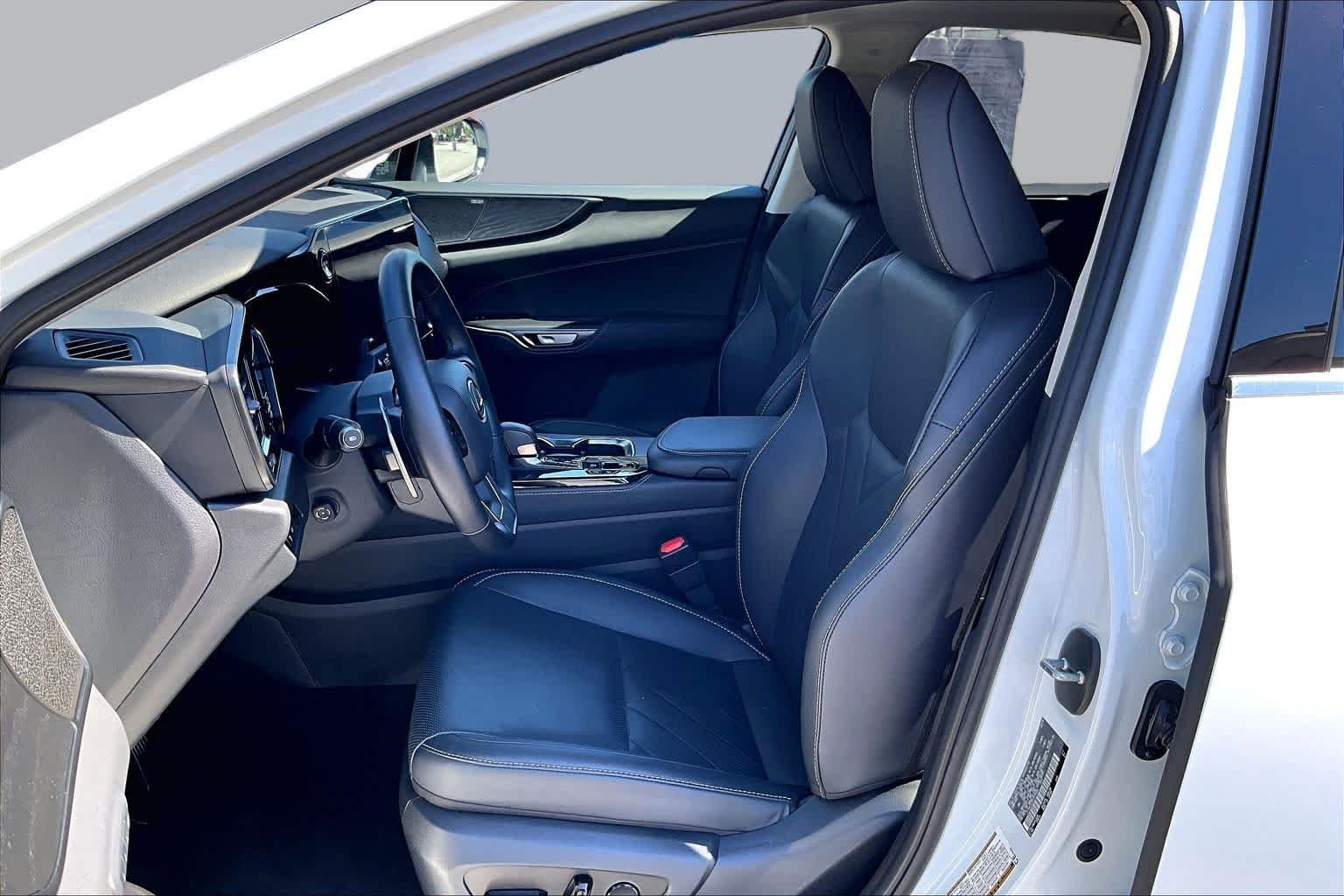 Certified Used 2026 ULTRA WHITE Lexus Luxury image 7