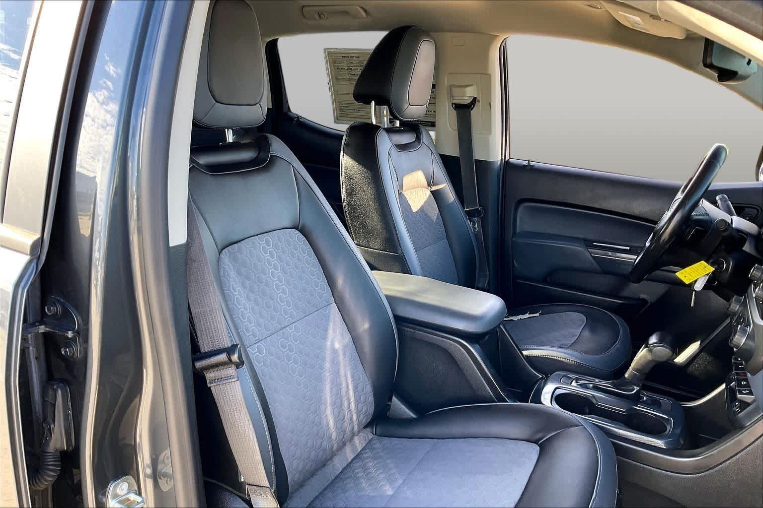 Used 2016 Cyber Gray Metallic Chevrolet 4WD Z71 image 9