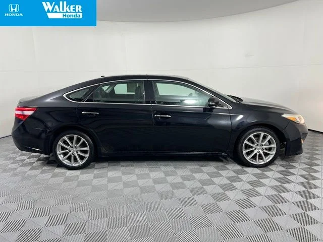 Used 2014 Black Toyota XLE Touring image 9