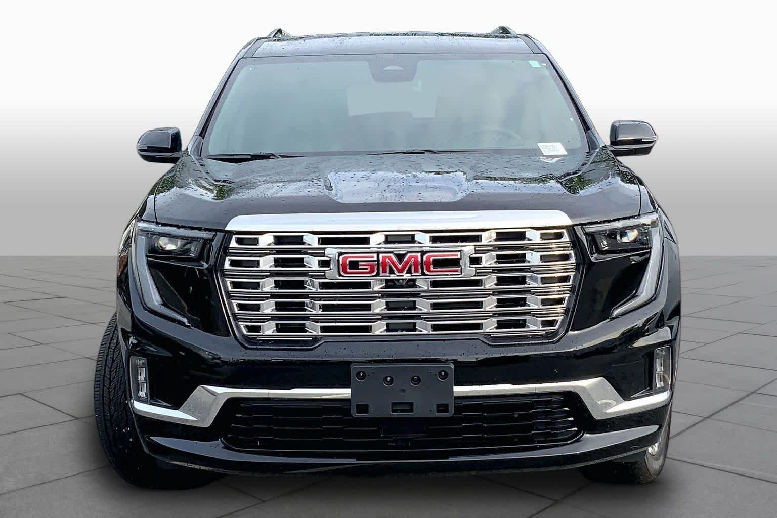 Used 2025 Ebony Twilight Metallic GMC FWD Denali image 4