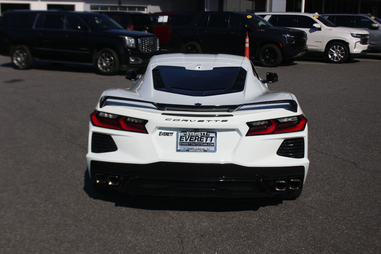 Used 2020 ARCTIC WHITE Chevrolet 2LT image 8