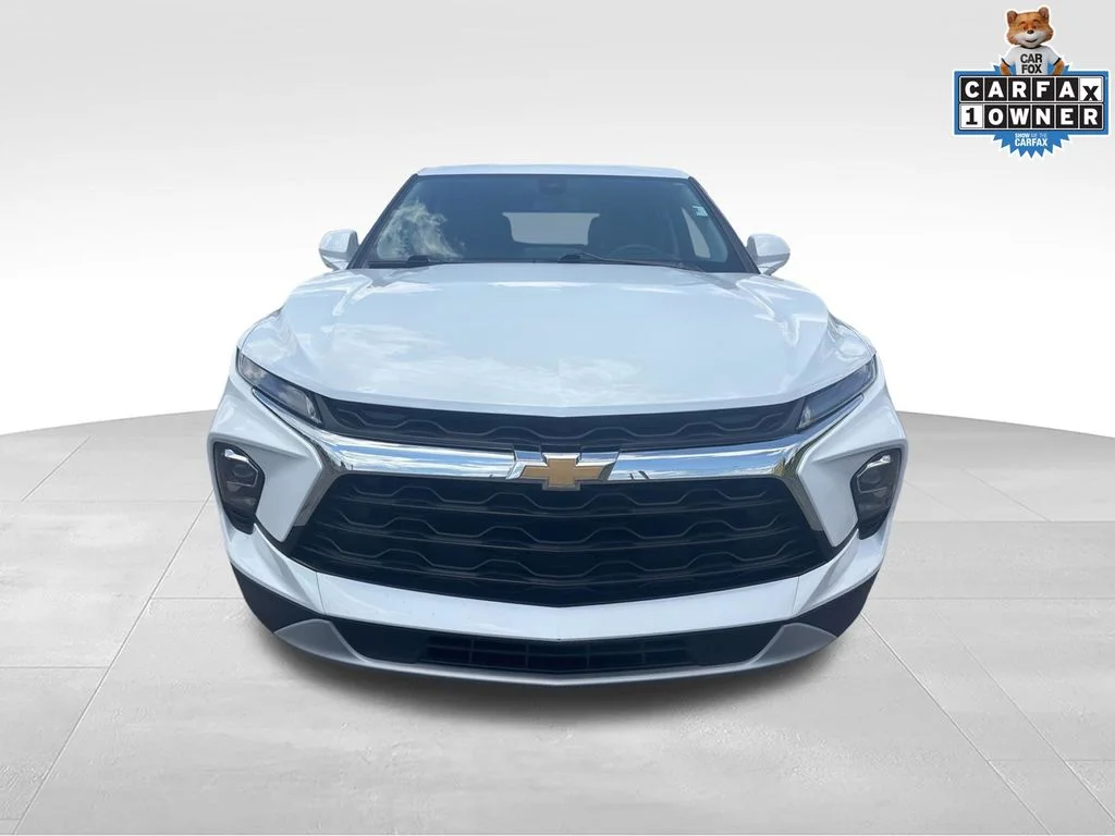 Used 2025 White Chevrolet LT image 8