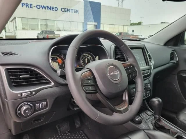 Used 2022 White Jeep Trailhawk 4x4 image 20