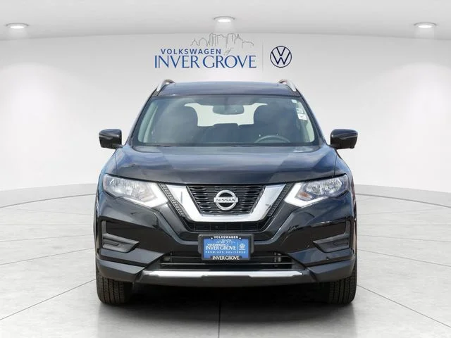 Used 2017 Nissan Rogue SV with VIN 5N1AT2MVXHC795304 for sale in Inver Grove Heights, Minnesota