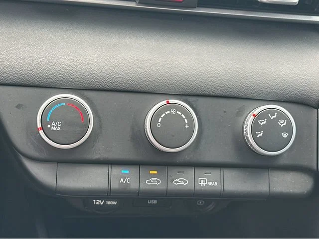 2021 Hyundai Elantra SE - Photo 25