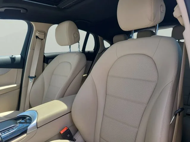 Used 2023 White Mercedes-Benz GLC 300 image 21