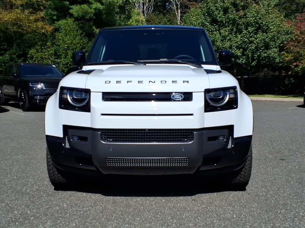 2026 Land Rover Defender V8 - Photo 9