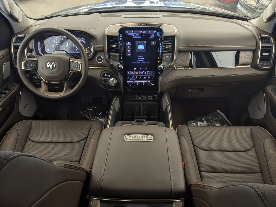 New 2026 Black RAM Limited Longhorn - - 4x4 - 5.7L HEMI V8 eTorque - Premium Leather - Pano Sunroof & More! image 26