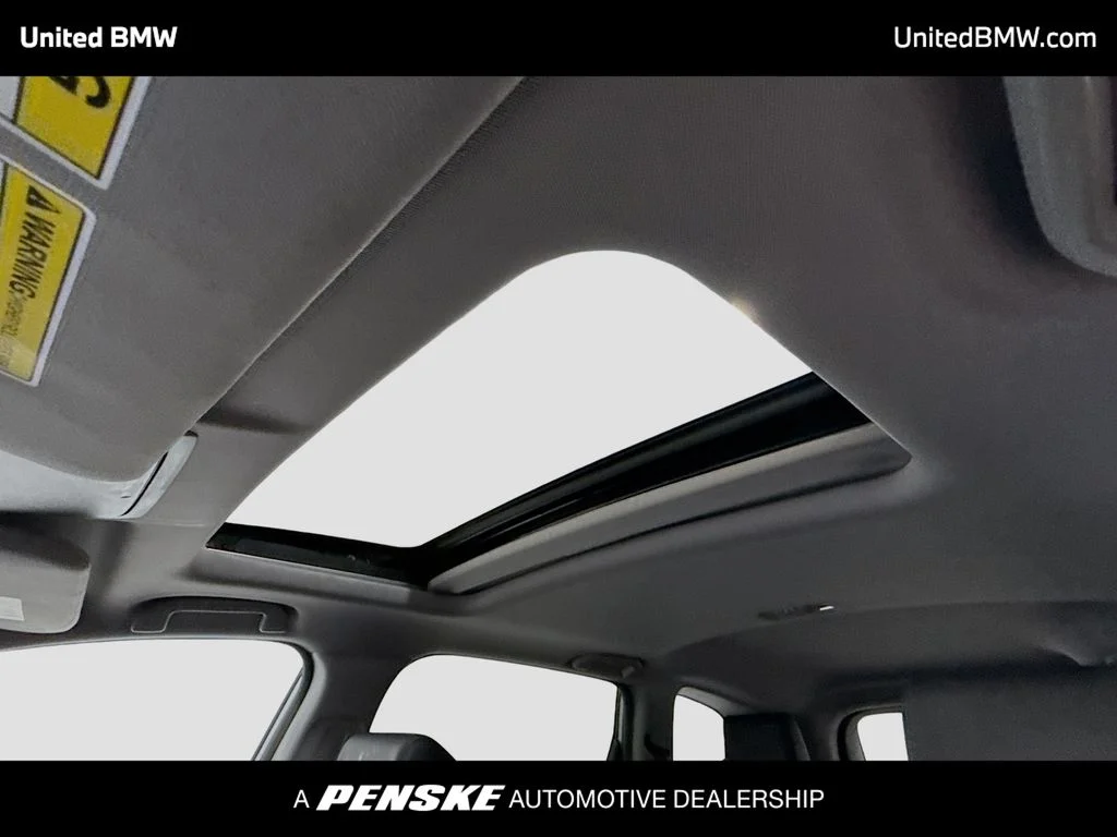 Used 2018 Lunar Silver Metallic Honda Touring image 19