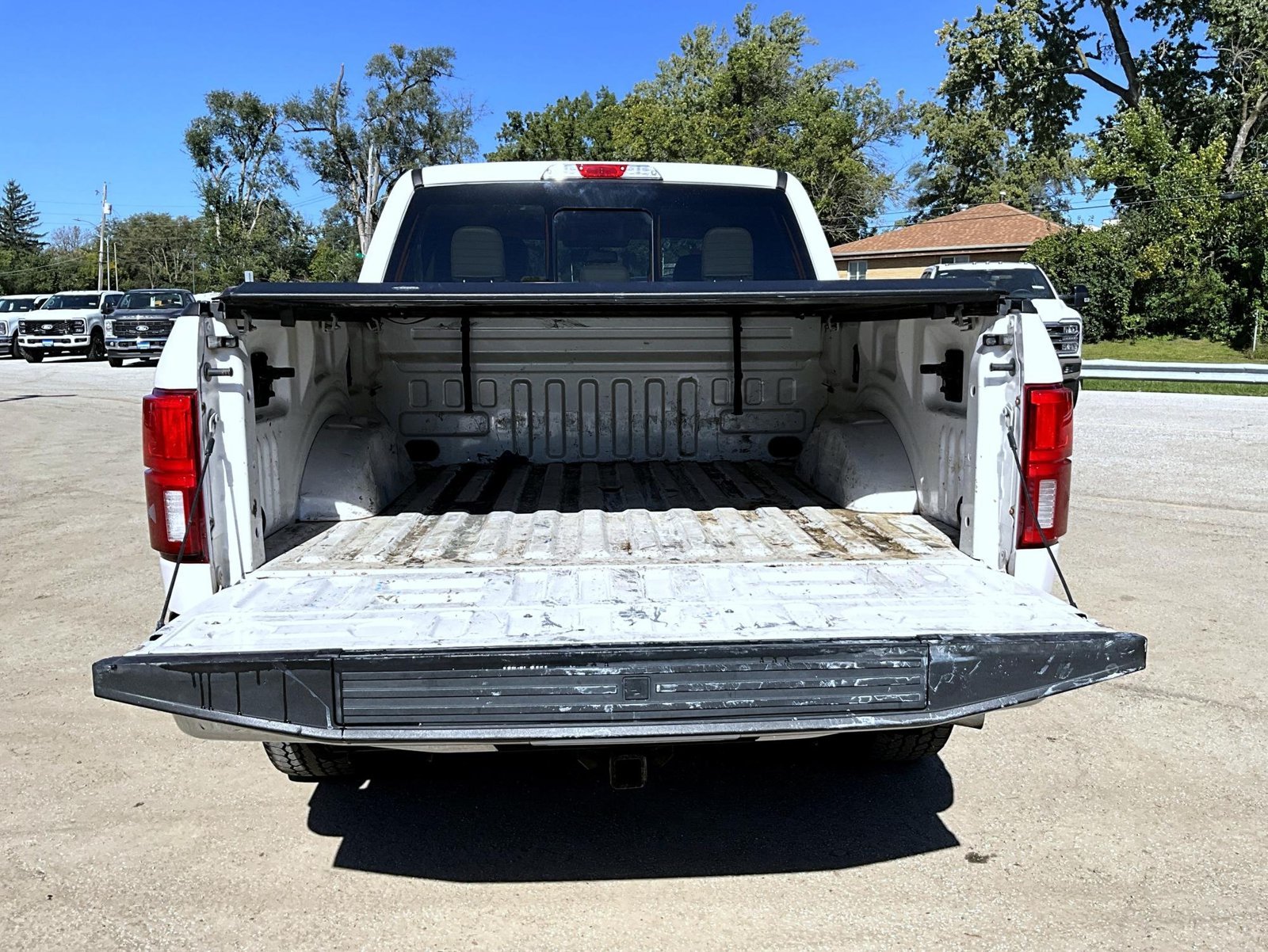 Used 2018 White Ford Lariat image 9