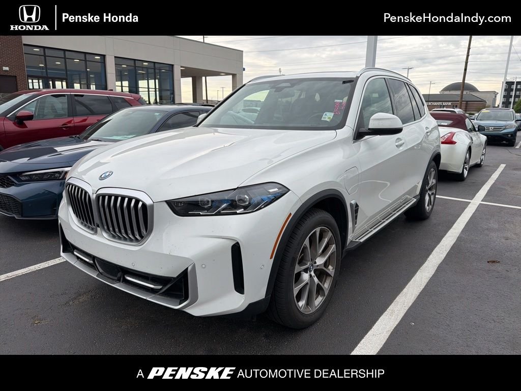 2025 BMW X5 xDrive50e's photo