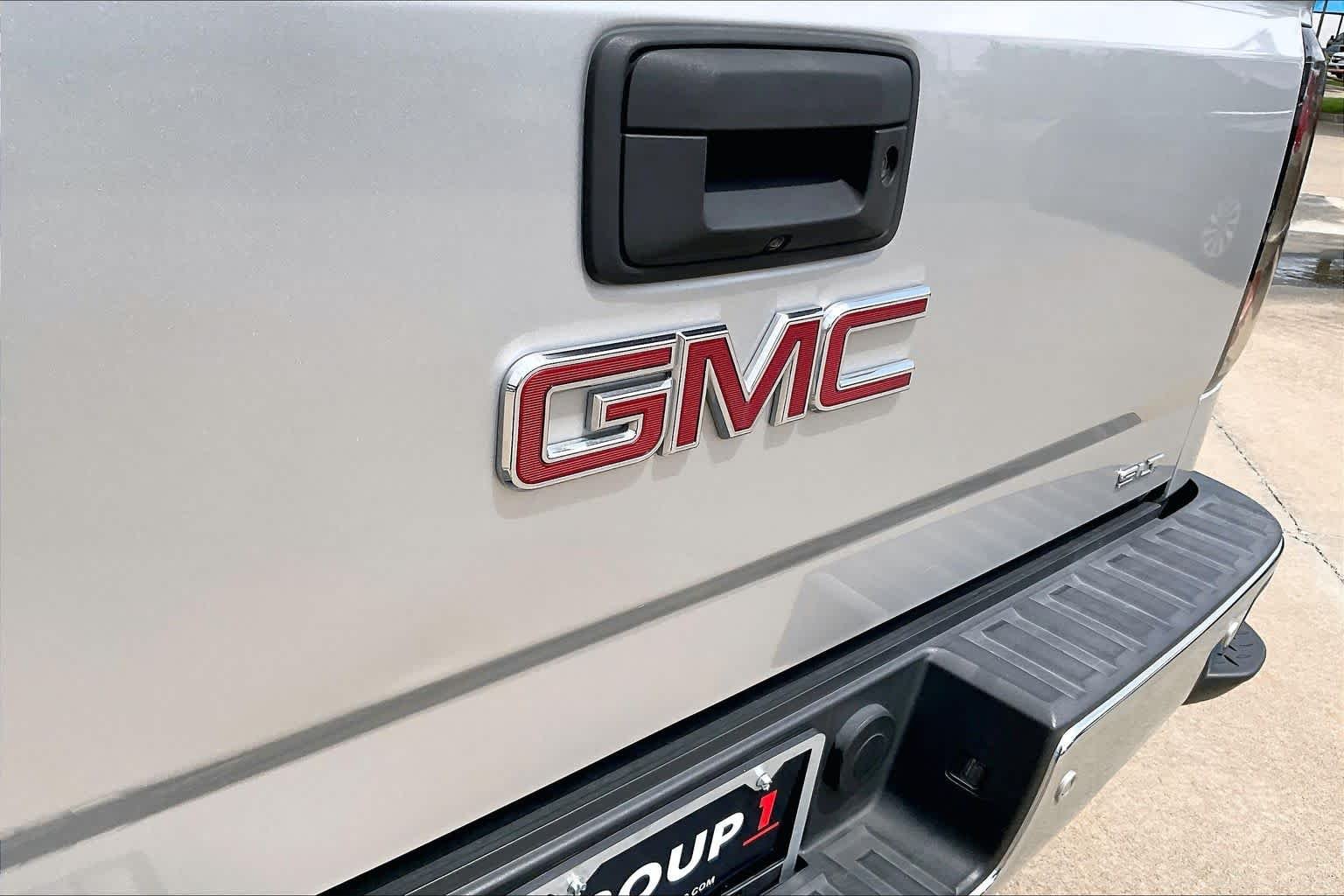 Used 2018 Quicksilver Metallic GMC SLT image 30