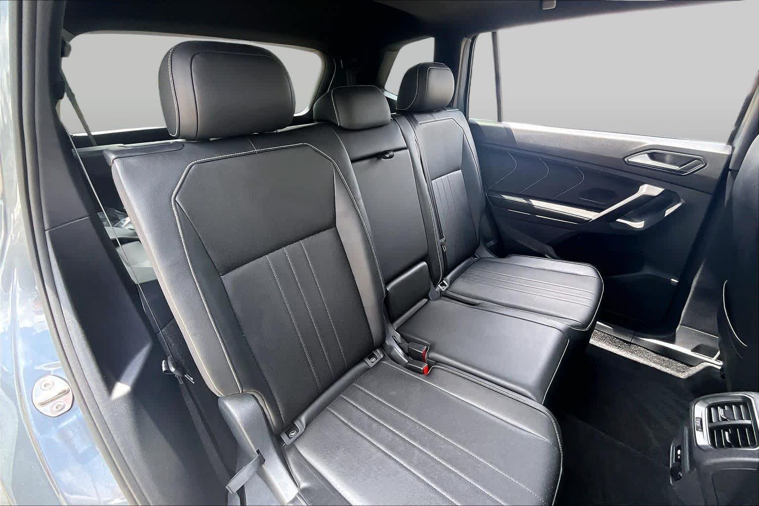Used 2022 Platinum Gray Metallic Volkswagen SE R-Line Black image 18