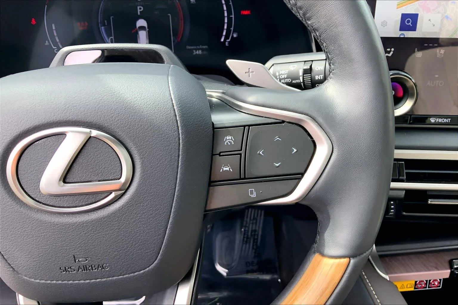 Certified Used 2024 CAVIAR Lexus Luxury image 25