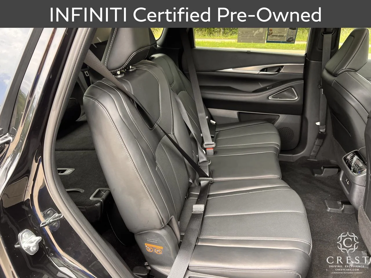 Certified Used 2025 Mineral Black INFINITI LUXE image 29