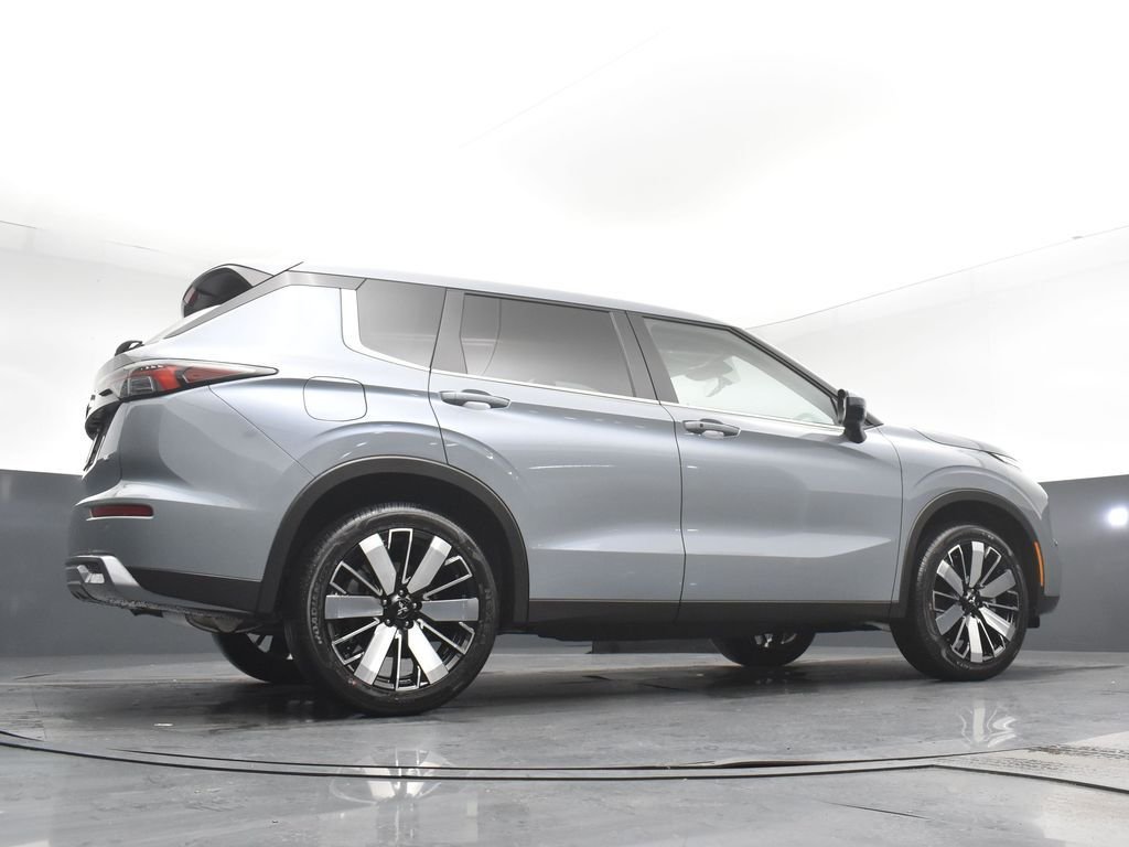 New 2026 Gray Mitsubishi SE image 25
