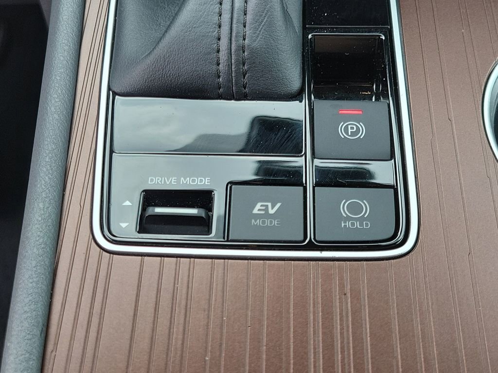 Used 2022  Toyota LE image 30
