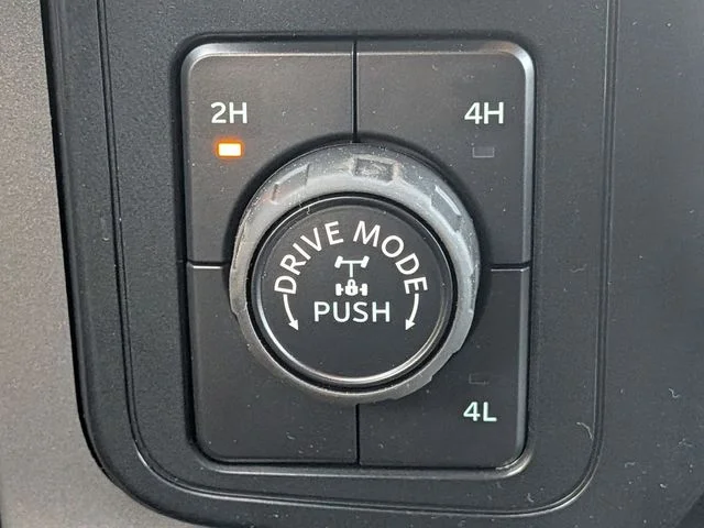 New 2026 Carbonized Gray Metallic Ford XLT image 18
