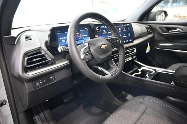 New 2027 Sterling Gray Metallic Chevrolet LT image 20