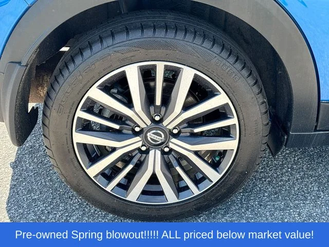 Used 2021 Blue Nissan SV image 11
