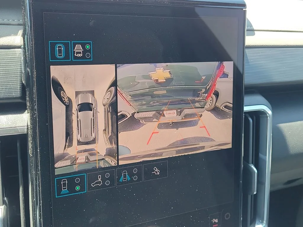 New 2026 Sterling Metallic GMC Elevation image 18
