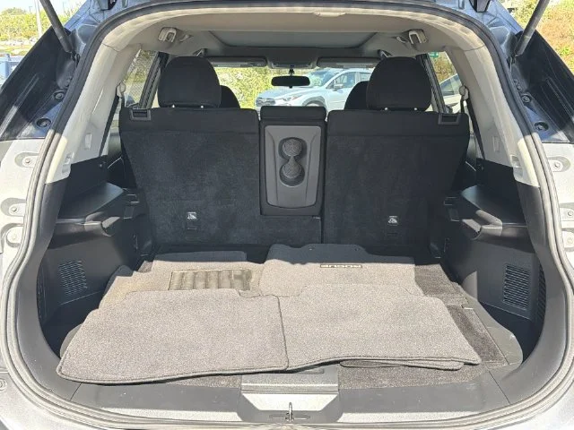 Used 2016 Gray Nissan SV image 36