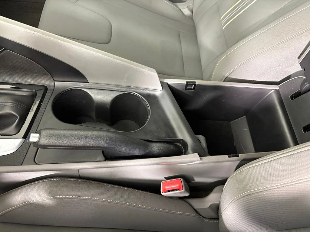 Used 2024 Gray Hyundai SEL image 32
