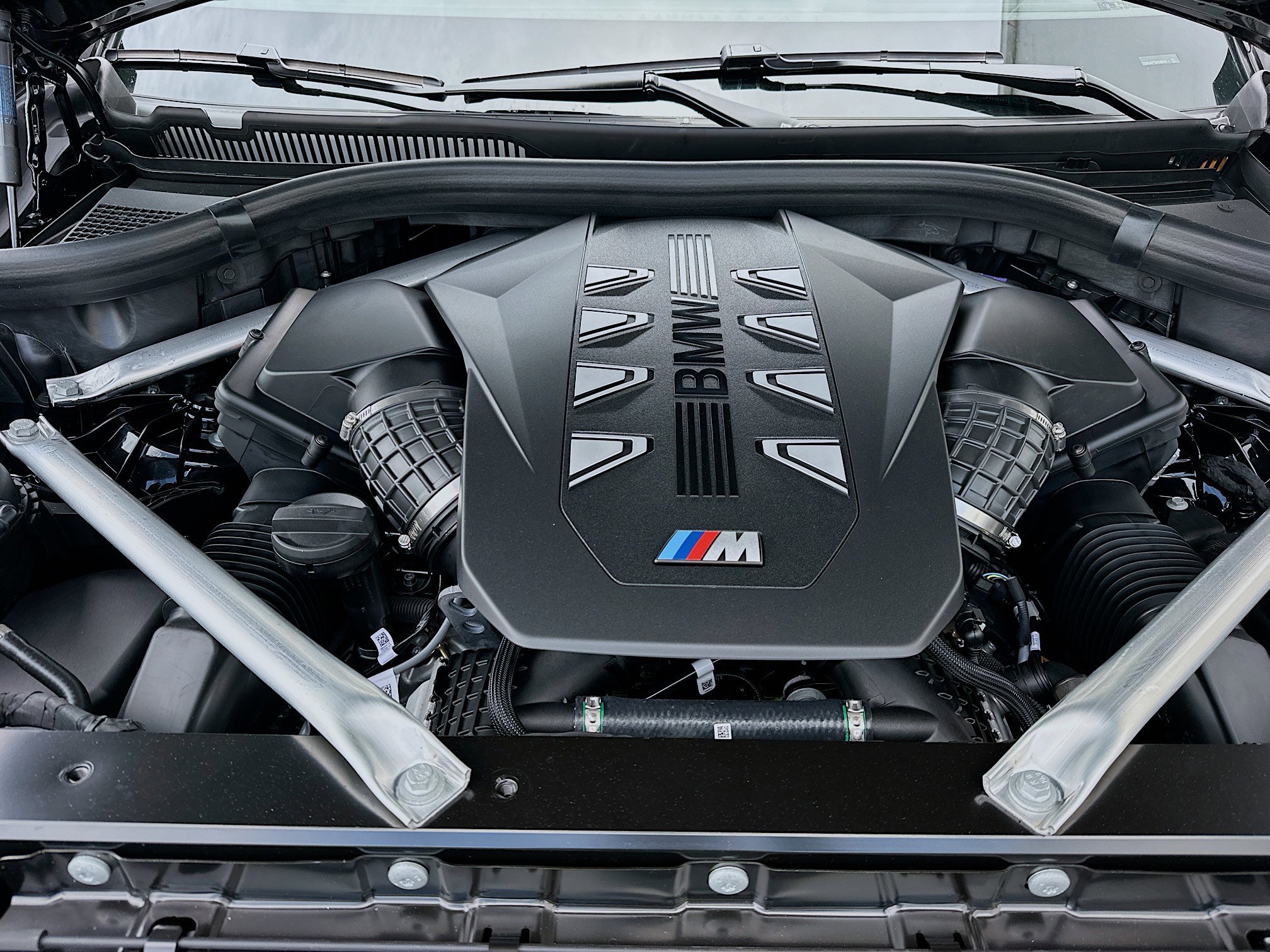 New 2026 Black Sapphire Metallic BMW M60i image 24