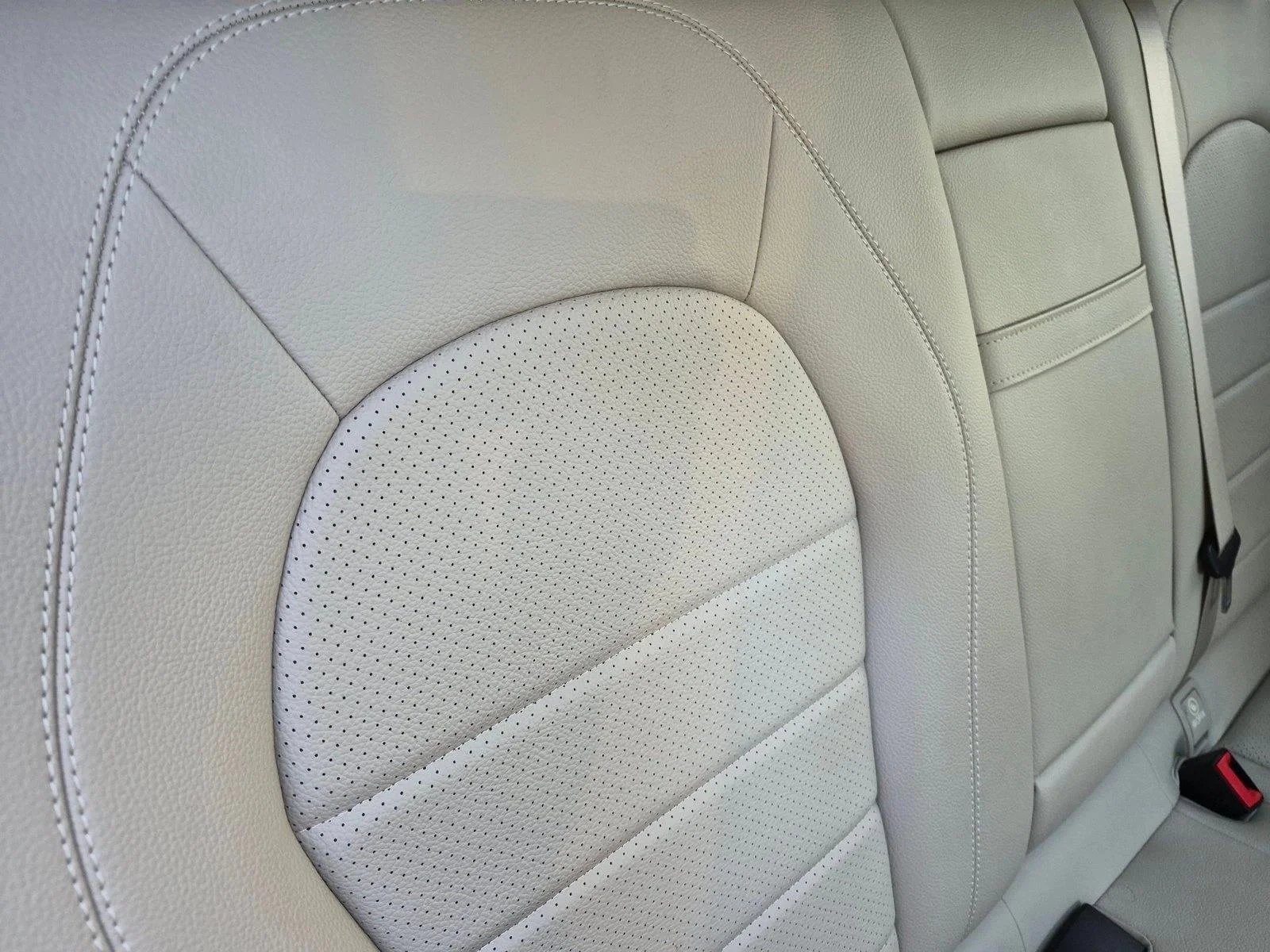 Used 2019 Polar White Mercedes-Benz GLC 300 image 18
