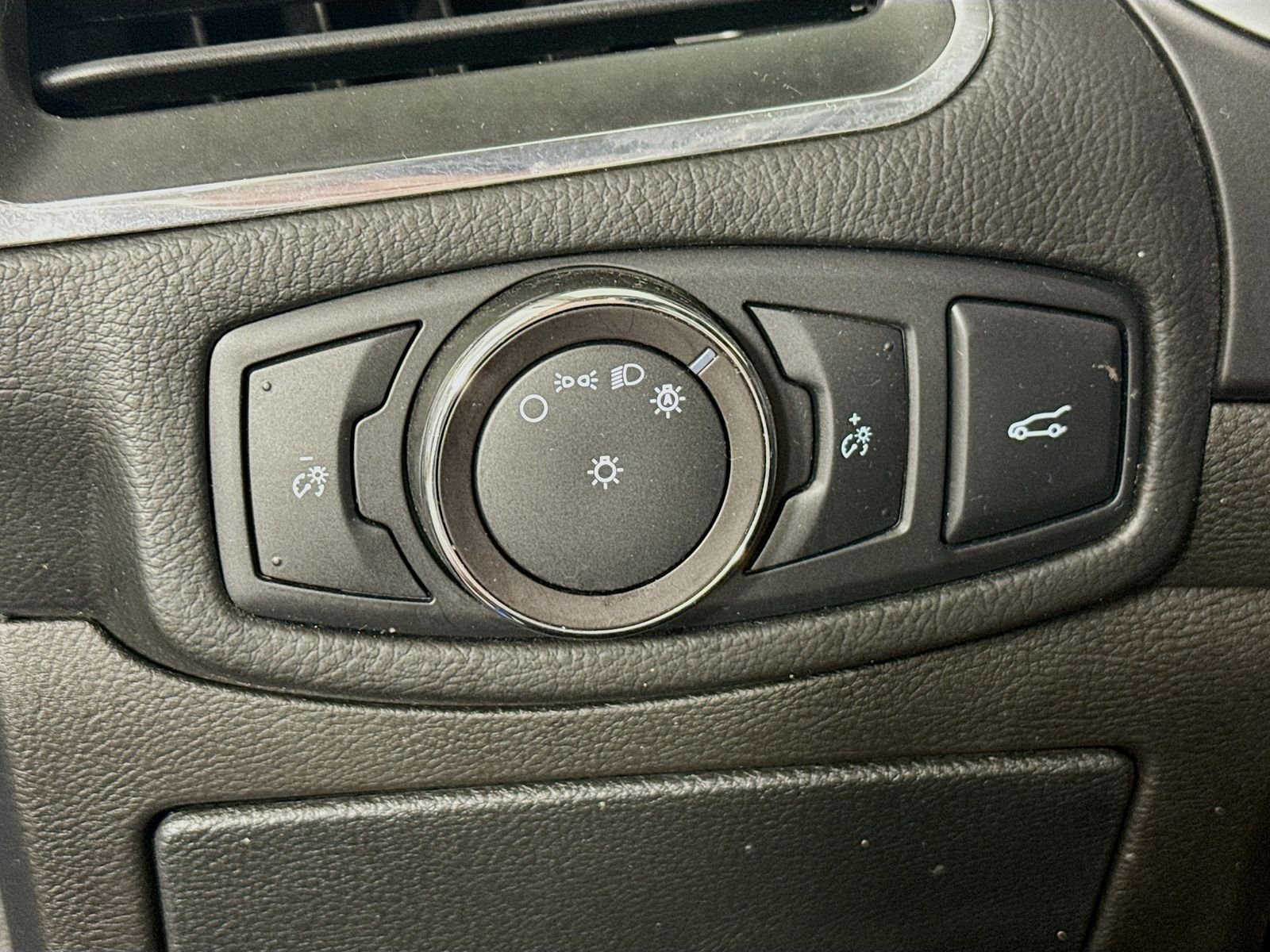 Used 2018 Lightning Blue Metallic Ford Titanium image 11