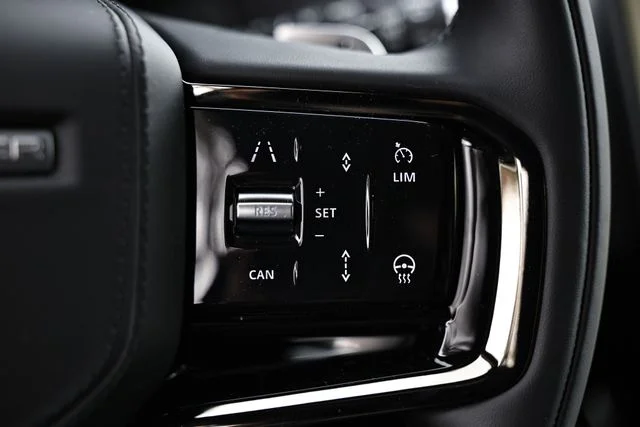 New 2026 Ostuni Pearl White Land Rover Dynamic SE image 44