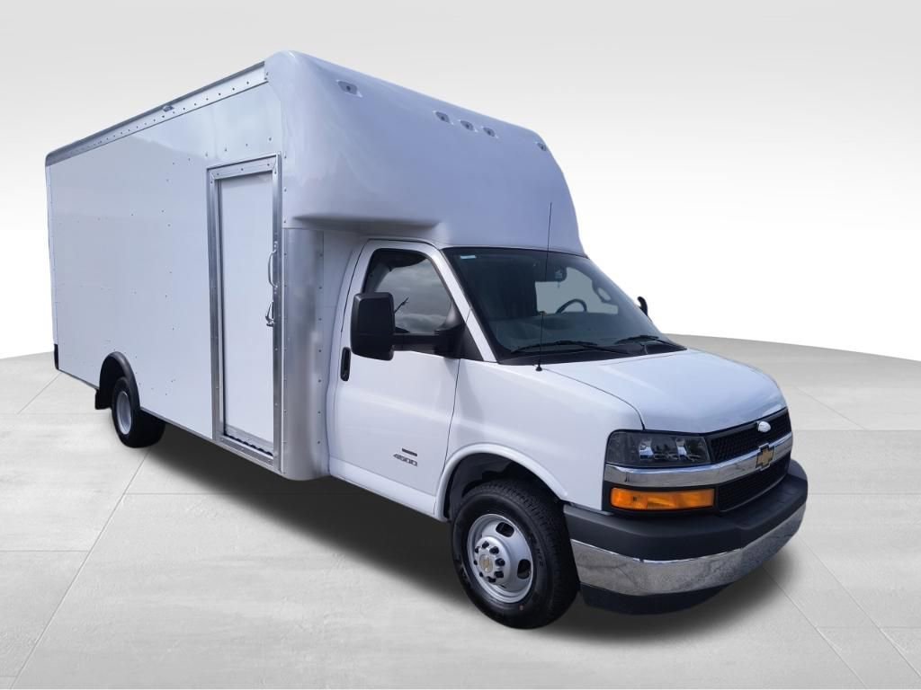 2026 Chevrolet Express 4500 159" WB's photo