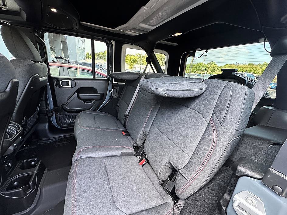 Used 2024 Anvil Clear Coat Jeep Rubicon image 12