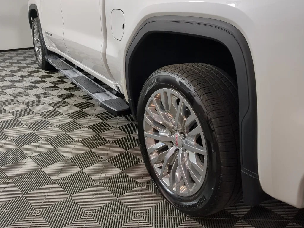 Used 2022 White GMC Denali image 6