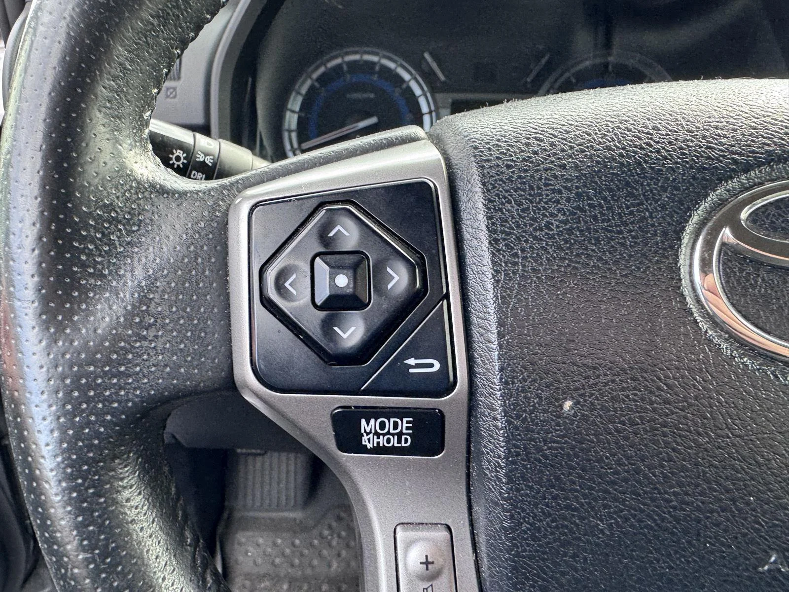 Used 2018 Magnetic Gray Metallic Toyota SR5 image 14