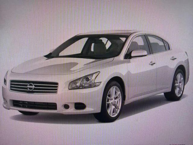Used 2014 White Nissan 3.5 SV image 1