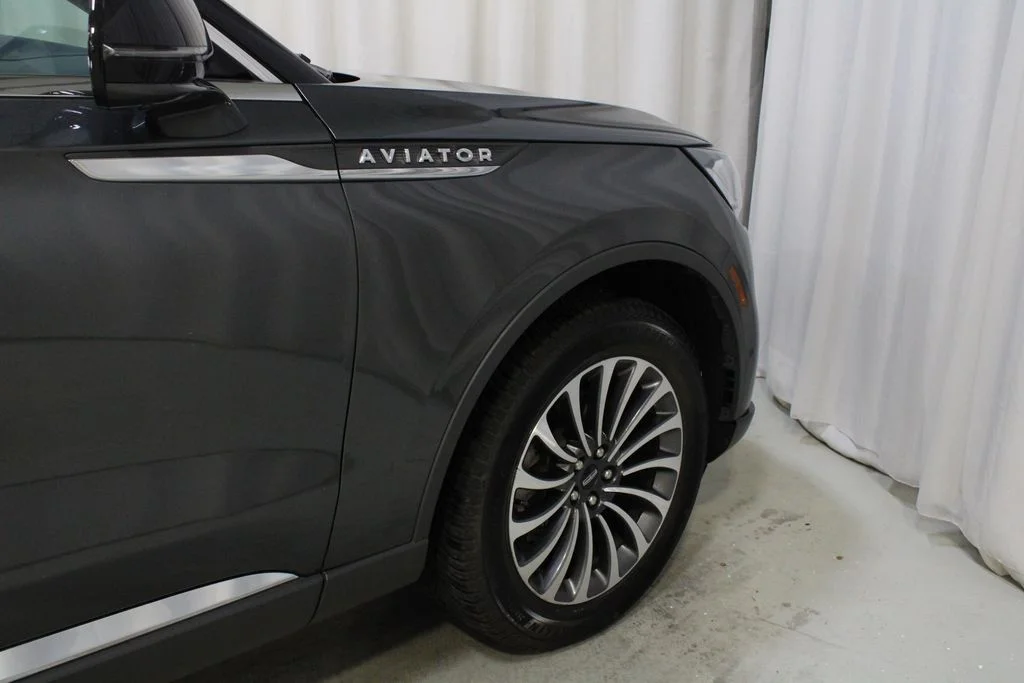 Used 2020 Gray Lincoln Reserve image 29