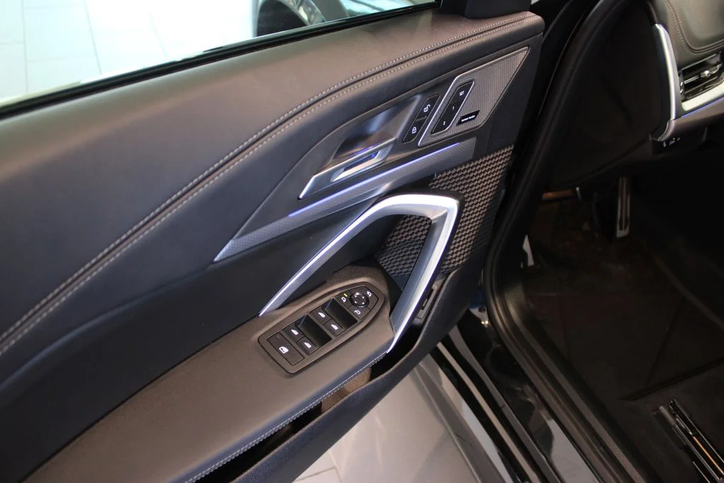Used 2026 Black Sapphire Metallic BMW M35i image 29